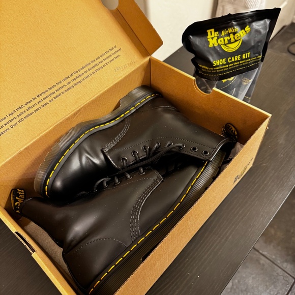 Dr. Martens 1460 Smooth Leather Boots – Womens US 8 - Shoe Care Kit - Picture 3 of 6